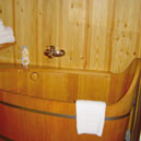 Badewanne aus Holz