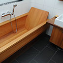 Badewanne aus Holz